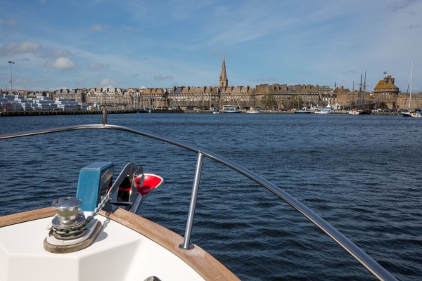 Photo du bateau SEA BAR pour vos excursions en mer en baie de Saint-Malo