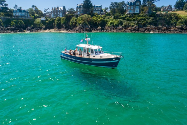 Photo du bateau SEA BAR pour vos excursions en mer en baie de Saint-Malo